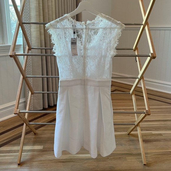 Lace white mini dress BCBG - Picture 3 of 4